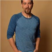 Profesor de interpretación, actor, director y escritor de teatro con más de 15 años de experiencia se ofrece para dar clases de interpretación